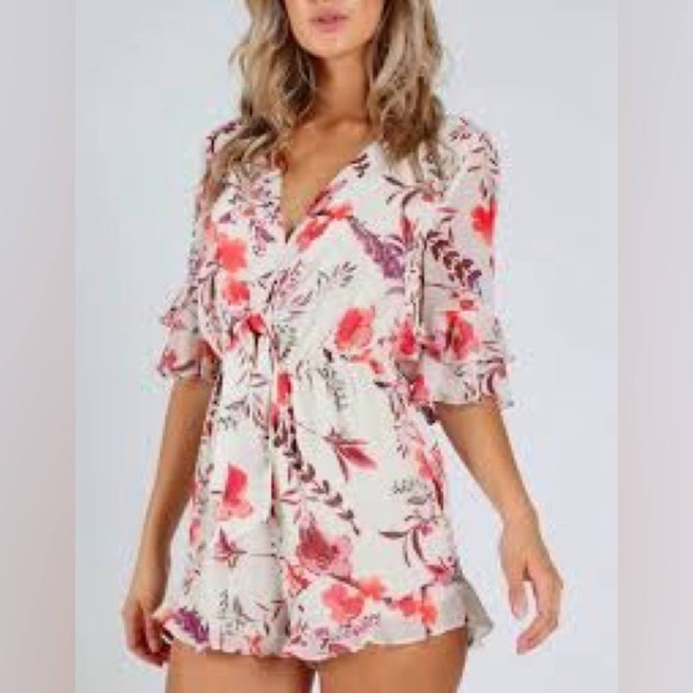 Honey Punch Floral Romper Size Medium